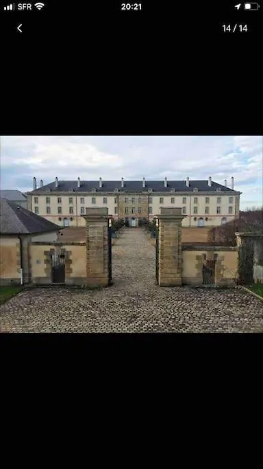 Apartment Le Black & White F 2 De 55 M 2 Moulins